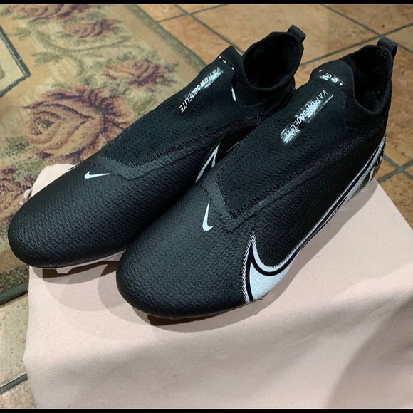 Nike - Picture 3 of 12